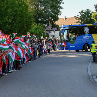 A magyar labdarúgó-válogatott megérkezett a bázisára