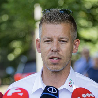Magyar Péter műsoridőt követel magának a közmédiában