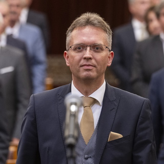Letette miniszteri esküjét Csák János utódja
