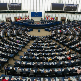 Ennyit keresnek majd az Európai Parlamentbe kijutott képviselők