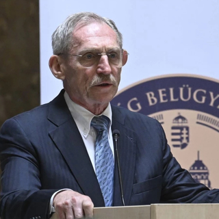 Rendőrképzőben oktatják a leendő kórházigazgatókat