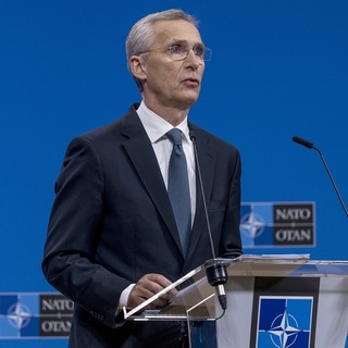 Jens Stoltenberg: a NATO nagyobb szerepet fog vállalni az Ukrajnának nyújtott katonai segélyek koordinálásában