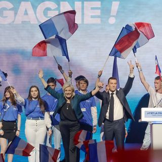 Tüntetnek ellenük – de győzhet a francia szélsőjobb