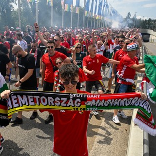 Huszonhét magyar szurkoló ellen indult eljárás, többek között kábítószer birtoklás és agresszív viselkedés miatt