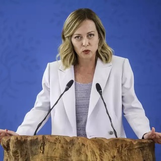 Meloni felborítaná az alkotmányos rendet Olaszországban