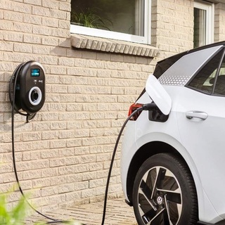 Európai Bizottság: az európaiak pozitívan viszonyulnak az elektromos autókhoz