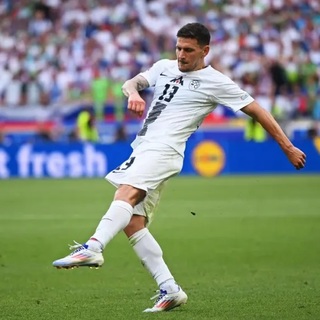 Hosszabbításban mentettek pontot a szerbek a szlovénok ellen a labdarúgó Európa-bajnokságon