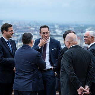 Sikkasztó osztrák fogtechnikus-politikus a Karmelitában