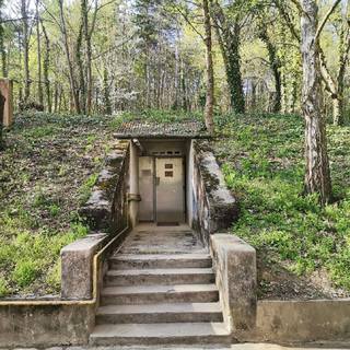 Sokan kíváncsiak a Tényő melletti atombunkerre