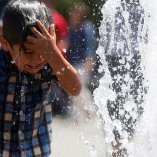 A legmagasabb fokozatú figyelmeztetést adták ki két vármegyére szerdára