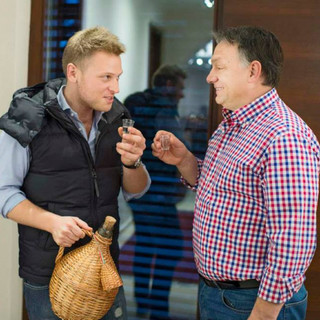 Tovább dagad a Tiborcz-birodalom, bekebelezik a posta biztosítóit