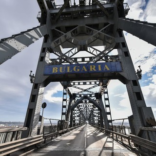 Két évig javítják a Románia és Bulgária közötti legforgalmasabb Duna-hidat, torlódásra lehet számítani