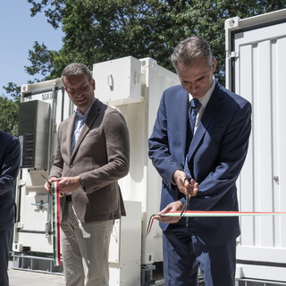 Átadták az első magyarországi nátrium-kén alapú akkumulátort