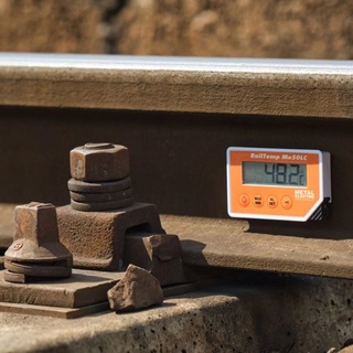 MÁV: a vonatokat és a síneket sem kíméli a rendkívüli meleg