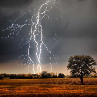 Másodfokú riasztást adtak ki zivatar veszélye miatt két nyugati vármegyére