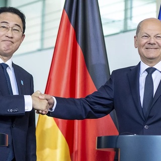 A NATO és Japán kiterjeszti közös hadgyakorlatait