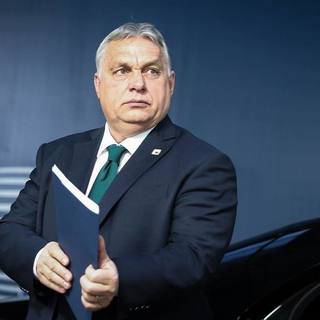 „A kis Viktor eltévedt, a kijáratnál átvehető”