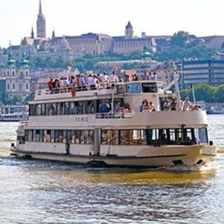 A bulihajók ellen hozott fővárosi rendelkezést védték civilek a Tisza Párt politikusával szemben