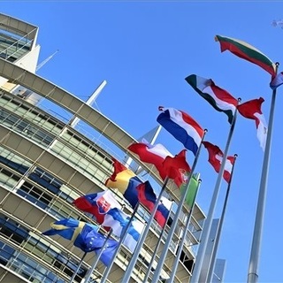 Az Európai Parlament továbbra is kiáll Ukrajna határozott támogatása mellett