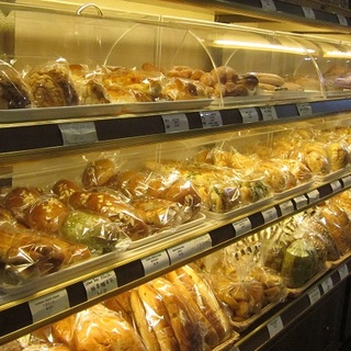 Újra drágul a kenyér, nem félnek a pékek a népharagtól