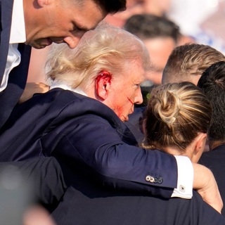 Trump merénylőjét már egy órával a támadás előtt jelezték a rendőrségnek