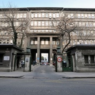 Hatalmas bírságot kapott a Péterfy, az adósság mellé ez kellett