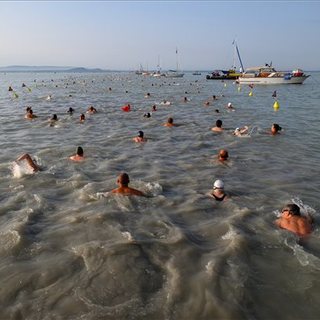 Elrajtolt a mezőny a Balaton-átúszás​​​​​​​on