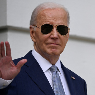Joe Biden bejelentette visszalépését