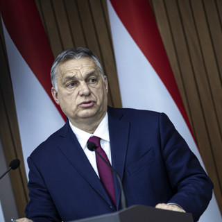 Orbán meghosszabbítaná a bevándorlás miatti válsághelyzetet