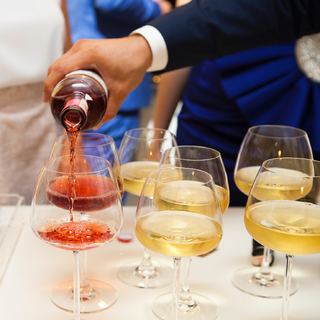 A jó magyar bornak is kell a cégér!