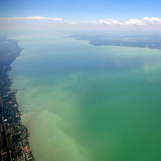 Nem a Balaton magas hőmérséklete jelenti most a legnagyobb veszélyt