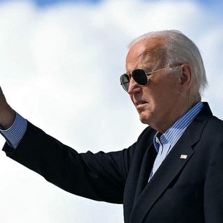 Biden elbúcsúzott és maradt