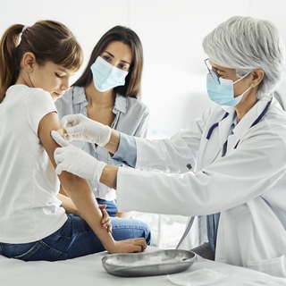 Egyre több orvos kap halálos fenyegetést