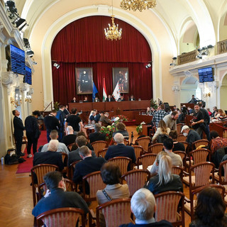 Budapest dilemmája: kooperáció vagy obstrukció?