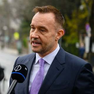 Az ügyészség azt állítja, a NAV nem politikai nyomásra szüntette meg a Gattyán-ügyet