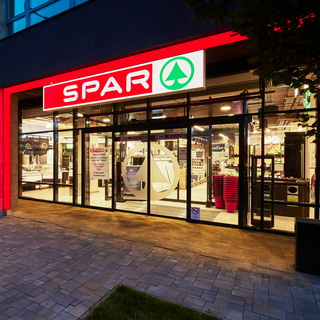 Eltűnt több száz dolgozó a Sparnál és a Tescónál