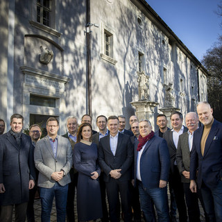 Orbán Viktor ismét megemelte a miniszteri fizetéseket