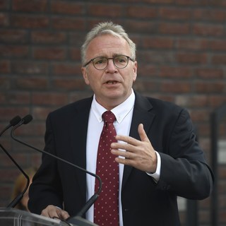 Pokorni Zoltán óraadó tanárként folytatja az egyik budapesti gimnáziumban