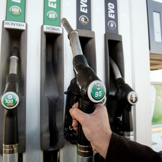 A minisztérium szerint a kormánynak köszönhető, hogy ilyen olcsó a benzin