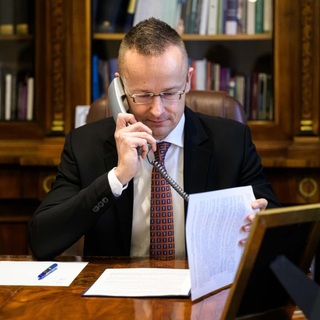 Szijjártó telefonon egyeztetett az Európai Bizottság alelnökével az olajszállítási blokádról