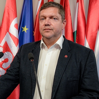 "Az Orbán-kormány nap mint nap látványosan megbukik az alapfeladatai ellátásában"