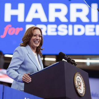 248 év után történelmet írhatna Kamala Harris