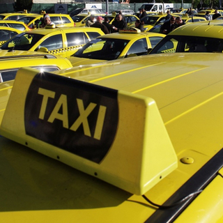 Ideiglenes taxiállomást kap a Sziget