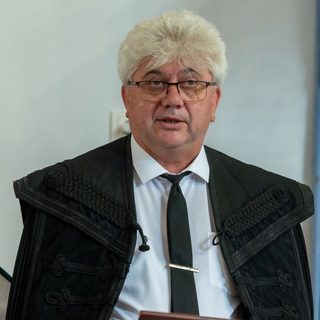 Élve nyúzná meg és herélné ki az olimpiai megnyitó szereplőit a református esperes