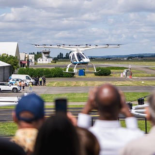 Elhalasztották a légitaxik bemutatkozását Párizsban