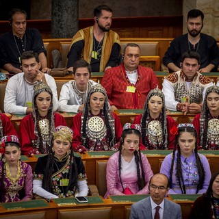 Különleges vendégek jártak a magyar parlamentben