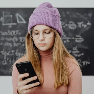 Romániában is korlátozzák a mobiltelefon-használatot az iskolákban