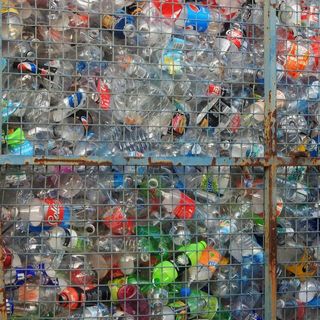 Megtéveszthette a fogyasztókat a Szentkirályi és a Coca-Cola is - eljárás indult