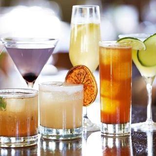 A fiatalok koktélokat, long drinkeket isznak, nem ismerik a borokat