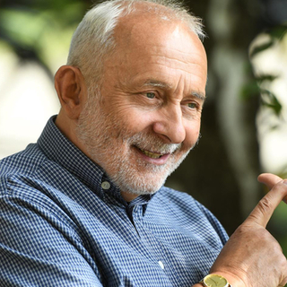 A békeköltségvetés arra jó, hogy elfedje a hiányokat